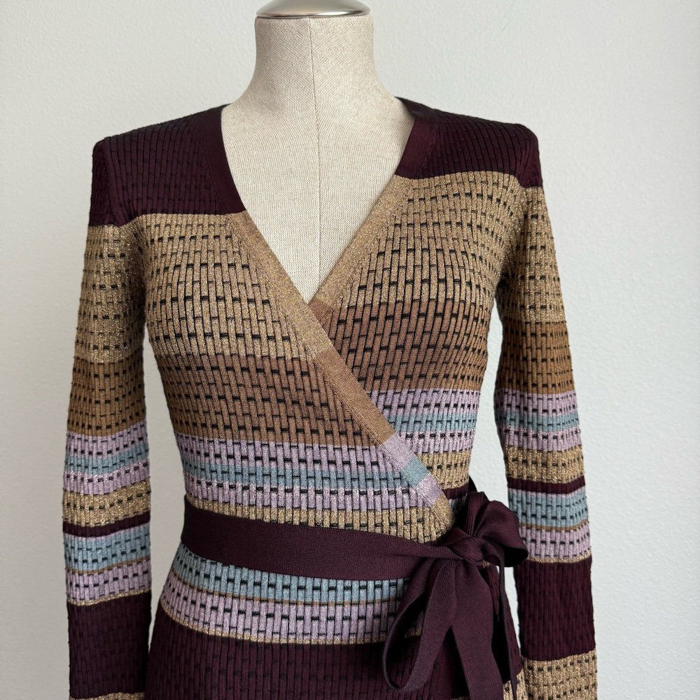 Diane Von Furstenberg Metallic Wrap-around dress Size S - Picture 4 of 10